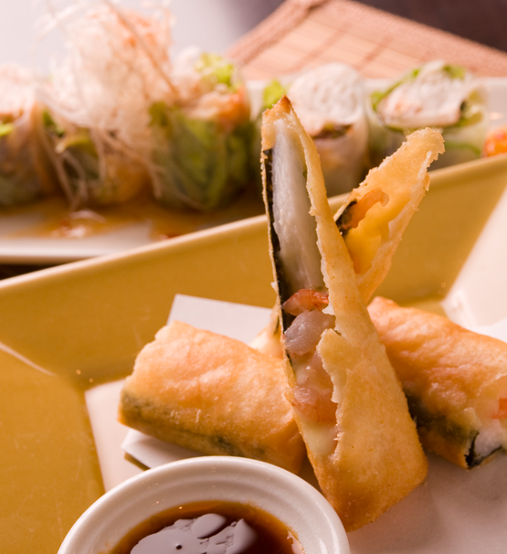 和歌山市駅から徒歩７分　本格炭火焼鳥専門店　鳥九