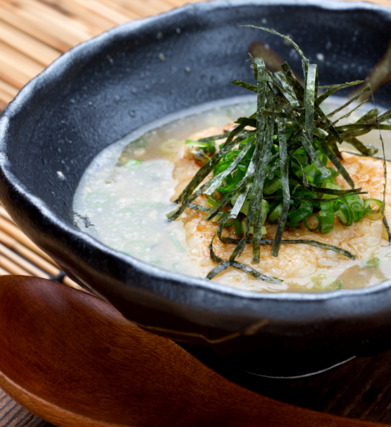 和歌山市駅から徒歩７分　本格炭火焼鳥専門店　鳥九