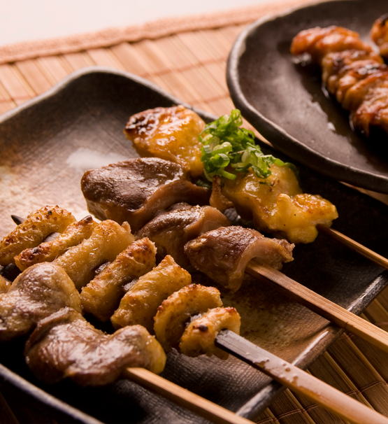 和歌山市駅から徒歩７分　本格炭火焼鳥専門店　鳥九