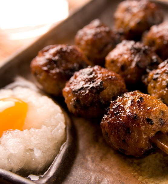 和歌山市駅から徒歩７分　本格炭火焼鳥専門店　鳥九